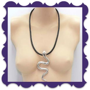 Collier m&eacute;tal argent&eacute; serpent