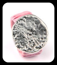 NOUVEAU  bague elastique rose VENDU
