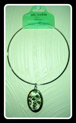 collier ovale strass vert